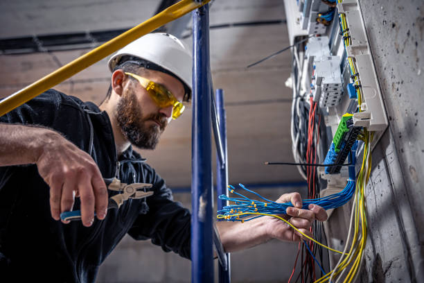 Best Electrician Near Me  in Pittsfield, IL